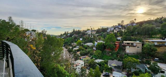 Detail Gallery Image 22 of 33 For 475 Rustic Dr, Los Angeles,  CA 90065 - 3 Beds | 3/1 Baths