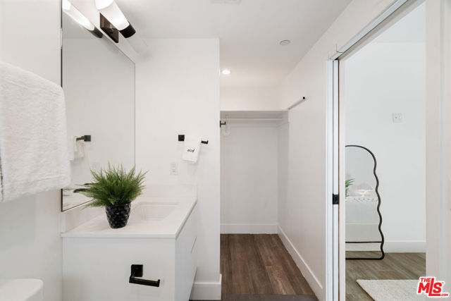 6871 Fountain Avenue, Los Angeles CA: https://media.crmls.org/mediaz/80b3d25d-0391-4176-a7d1-ae4f4bba1945.jpg