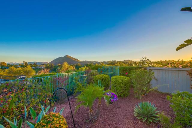 375 Camino Bailen, Escondido CA: https://media.crmls.org/mediaz/80b51589-34a3-41ff-85b6-87b69e90b7b9.jpg