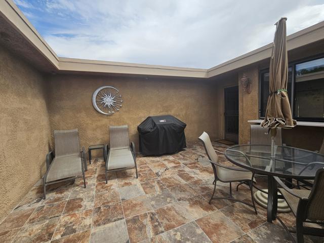 101 La Cerra Drive, Rancho Mirage CA: https://media.crmls.org/mediaz/80b6087f-c2d3-4c75-adba-077f65dd6a4d.jpg