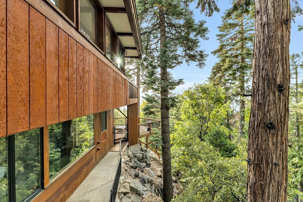 25281 Deer Path
