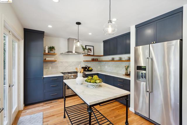 Image 17 of 59 For 5980 Harbord Dr