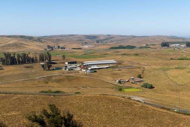 14550 Valley Ford Estero, Valley Ford CA: https://media.crmls.org/mediaz/80b6b244-7ae8-4925-a2f1-071f2a03cd2b.jpg