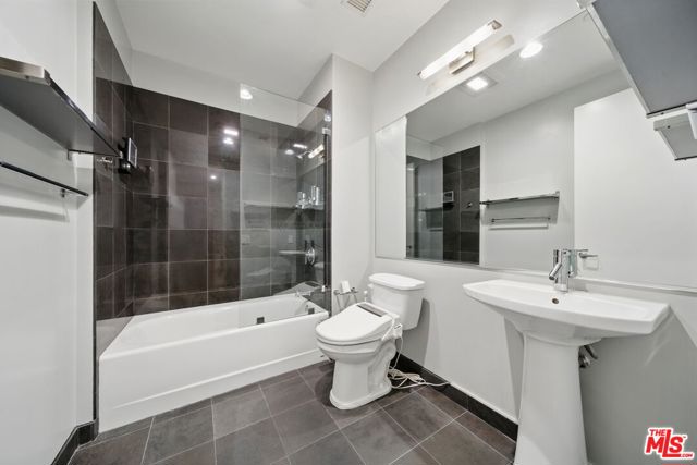 3223 W 6th Street, Los Angeles CA: https://media.crmls.org/mediaz/80b6ced5-739f-41c2-a07f-cad6f0855f67.jpg