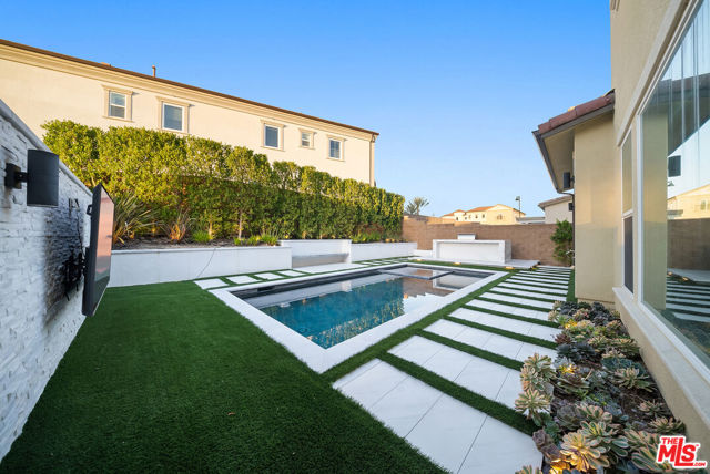 20643 W Wood Rose Court, Porter Ranch CA: https://media.crmls.org/mediaz/80b6d9c5-0856-450e-9954-aa2065226ddc.jpg