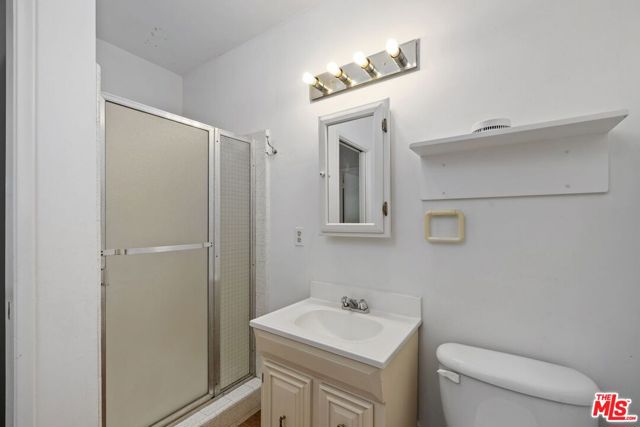 1834 Roscomare Road, Los Angeles CA: https://media.crmls.org/mediaz/80b6ec18-4c8f-4723-a9ff-022382844982.jpg