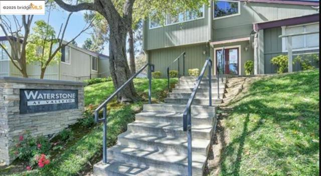 1333 N Camino Alto, Vallejo CA: https://media.crmls.org/mediaz/80b72298-43f4-4225-b164-fd3bec25e360.jpg