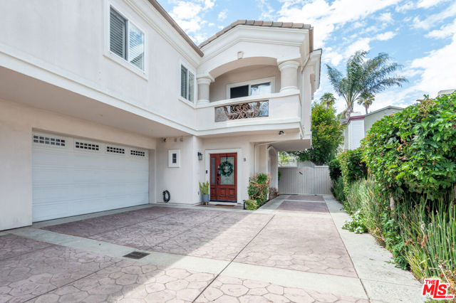 2111 MARSHALLFIELD Lane, Redondo Beach, California 90278, 4 Bedrooms Bedrooms, ,2 BathroomsBathrooms,Residential,Sold,MARSHALLFIELD,22171689