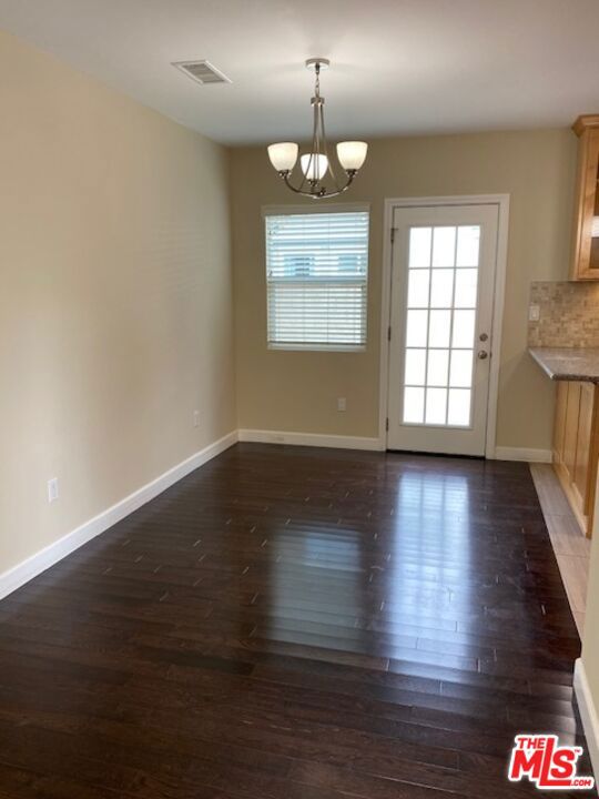 10937 Fairbanks Way, Culver City CA: https://media.crmls.org/mediaz/80b84de7-378a-448c-b9f6-bd54890cdc5d.jpg