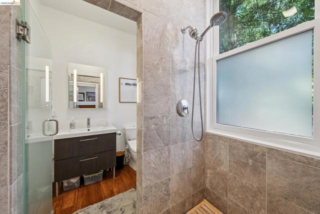 Image 44 of 60 For 8210 Skyline Blvd