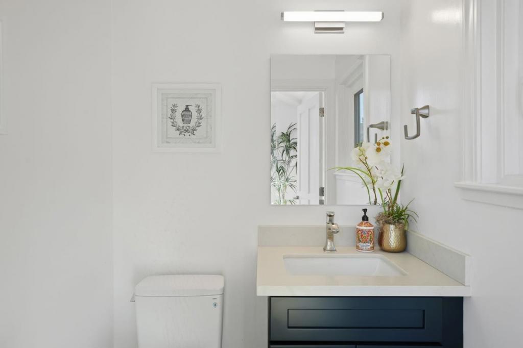 https://media.crmls.org/mediaz/80b8a9c3-3ad0-4df5-8f24-c5cc2aa774a8.jpg?preset=X-Large