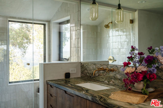 2002 Tuna Canyon Road, Topanga CA: https://media.crmls.org/mediaz/80b8ae62-8dae-4efa-a15e-d7176a5c6405.jpg