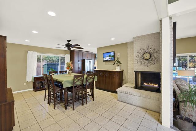 14152 Kendra Way, Poway CA: https://media.crmls.org/mediaz/80b8f484-1df5-4b88-acbe-260d79b6bc64.jpg