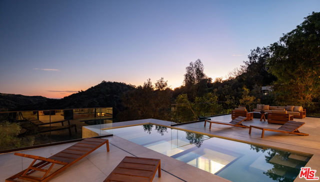 Image 68 of 72 For 12752 Mulholland Drive