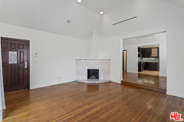 6656 Colgate Avenue, Los Angeles CA: https://media.crmls.org/mediaz/80b9a9ad-b764-448d-810e-d75cb13584b3.jpg
