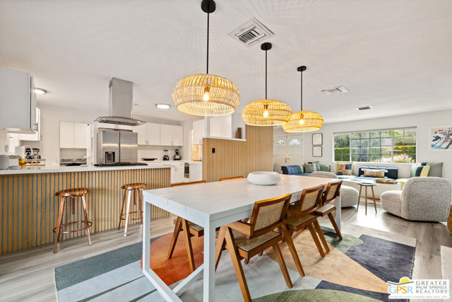 1334 S San Joaquin Drive, Palm Springs CA: https://media.crmls.org/mediaz/80bb20d4-1189-4cb3-98a5-e27d334f7366.jpg