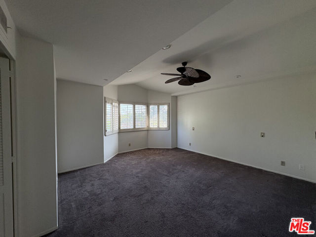 24715 Calle Largo, Calabasas CA: https://media.crmls.org/mediaz/80bc14cb-2120-4022-ba4d-0e7505fadda6.jpg