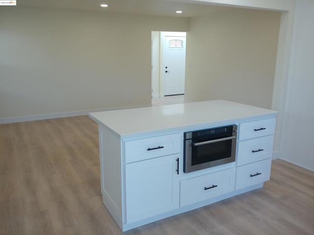 139 Heather Ave, Hercules CA: https://media.crmls.org/mediaz/80bc9a49-55f6-4693-bca0-3a97958a8ec5.jpg