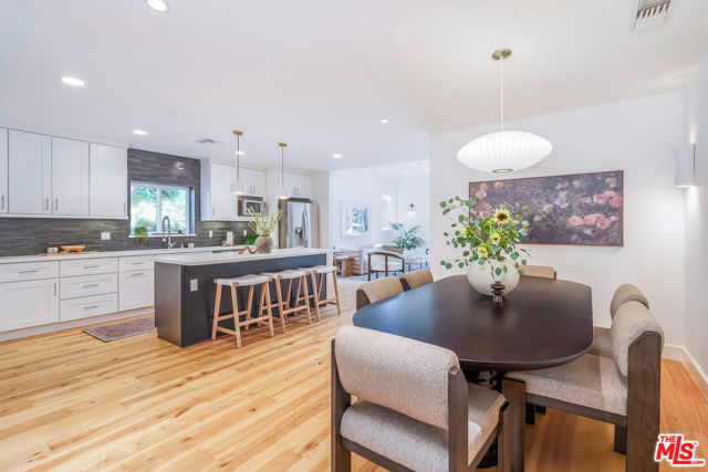 15220 Valleyheart Drive photo 8