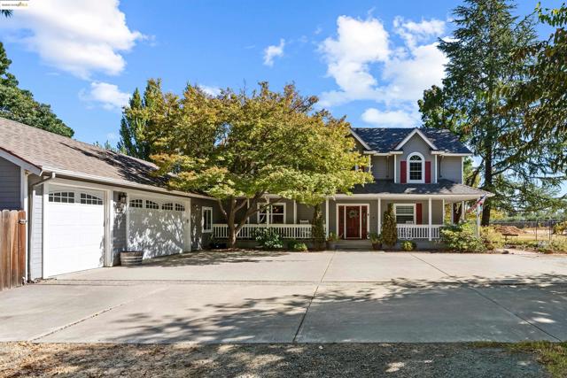 1600 Eden Plains Rd, Brentwood CA: https://media.crmls.org/mediaz/80bd5c96-ca4d-439f-b642-8fc1ca37adfa.jpg