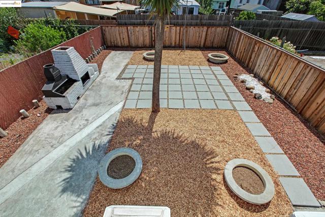 2906 Adeline St, Oakland CA: https://media.crmls.org/mediaz/80bd6a1e-aefe-4e79-98e3-c88131ea7652.jpg
