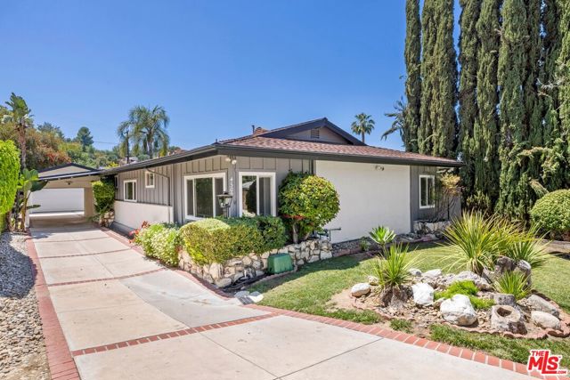 4509 Canoga Drive, Woodland Hills CA: https://media.crmls.org/mediaz/80bd7c4f-3c13-4f22-92bc-46f629a482b2.jpg