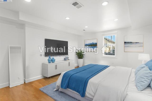 1539 International Blvd, Oakland CA: https://media.crmls.org/mediaz/80bd9080-e390-40f7-a5ff-4cf404b4b6e6.jpg