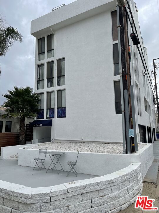 Image 34 of 58 For 14 Mast Street