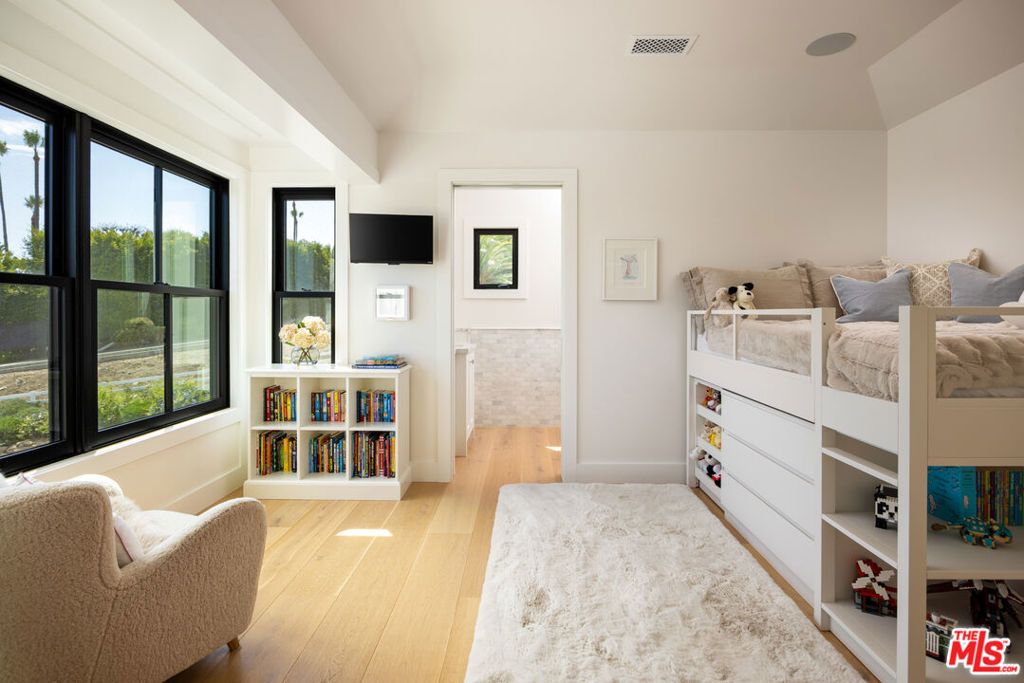 MLS #26876731 image #22