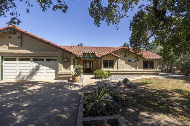 1603 CAMINO DEL SEQUAN, Alpine CA: https://media.crmls.org/mediaz/80be2d7b-f4e0-4226-9cc8-b28ac58ba376.jpg
