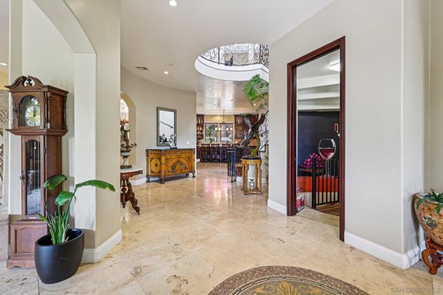 15035 Orchard View Dr, Poway CA: https://media.crmls.org/mediaz/80be4815-bd5f-4811-abd8-e651e01ac06c.jpg