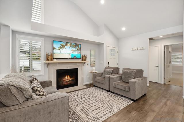 6951 Quiet Cove Dr, Carlsbad CA: https://media.crmls.org/mediaz/80c01d9b-0155-4362-8a7d-7bfb92b8f2c3.jpg