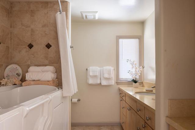 594 Viejo Road, Carmel CA: https://media.crmls.org/mediaz/80c02d2b-f65e-4b15-a9f8-940147ba5a71.jpg