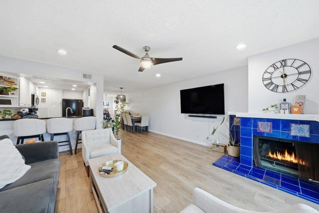 Detail Gallery Image 3 of 39 For 3711 Balboa #B,  San Diego,  CA 92117 - 2 Beds | 2 Baths