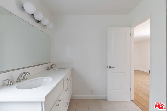 4031 Edenhurst Avenue, Los Angeles CA: https://media.crmls.org/mediaz/80c12805-f4be-47bc-b8c0-57044120a5cf.jpg