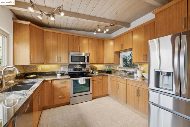 1494 Olive Ave, Richmond CA: https://media.crmls.org/mediaz/80c12953-760f-424c-90bf-559d94b9c5a0.jpg
