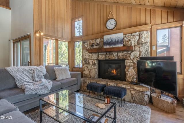 435 Lakeview Boulevard, Mammoth Lakes CA: https://media.crmls.org/mediaz/80c16912-d566-409a-ab07-9d1725e7c268.jpg