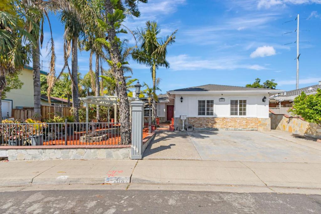 1087 Starlite Drive