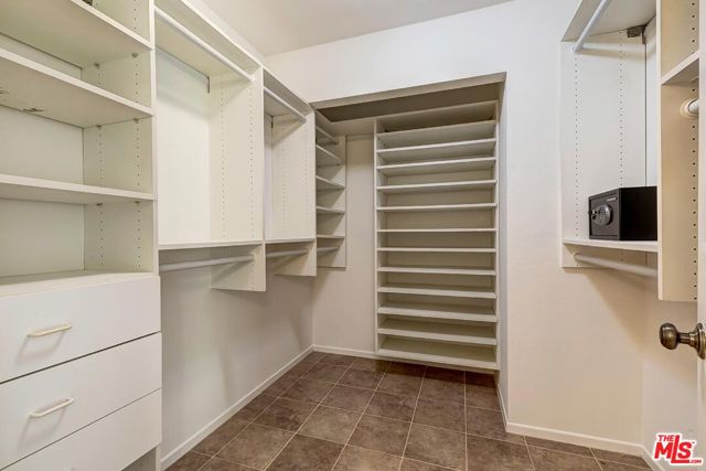 17181 Avenida De La Herradura, Pacific Palisades CA: https://media.crmls.org/mediaz/80c1bda1-ac33-48e6-9e8c-cf288a461f70.jpg