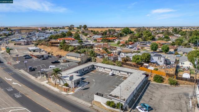 640 State Highway 12, Rio Vista CA: https://media.crmls.org/mediaz/80c1f5d5-c72c-4164-adc3-2468b76cb505.jpg