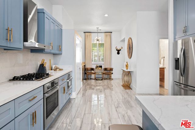 1083 E Circulo San Sorrento Road, Palm Springs CA: https://media.crmls.org/mediaz/80c1f6a4-592b-4e0e-8683-f38c8e88928f.jpg