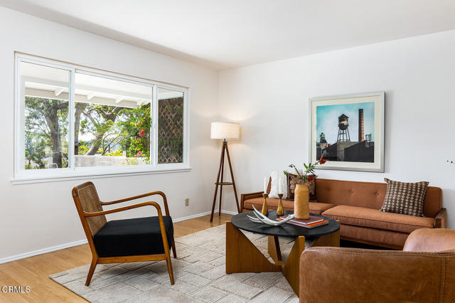 Detail Gallery Image 8 of 29 For 3663 Roderick Rd, Los Angeles,  CA 90065 - 3 Beds | 2 Baths