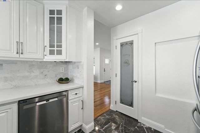 35864 Killorglin Cmn, Fremont CA: https://media.crmls.org/mediaz/80c2a18e-0b52-4811-8b16-486b775c971b.jpg