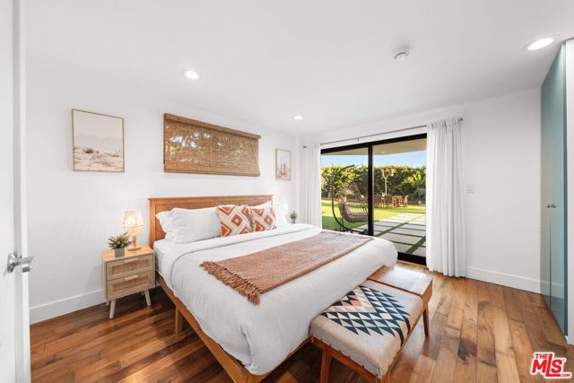 6320 VIA CATALDO Street, Malibu CA: https://media.crmls.org/mediaz/80c2c094-89fc-429a-a2e3-b5fbc91d24ad.jpg
