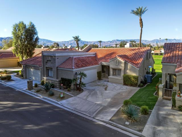41809 Preston Trail, Palm Desert CA: https://media.crmls.org/mediaz/80c41a83-cf1b-4251-8a09-918642a507eb.jpg