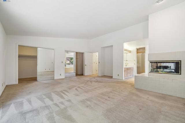 208 Heritage Ln, Pleasanton CA: https://media.crmls.org/mediaz/80c43898-ae1c-40e0-a793-2a9f859e7c42.jpg