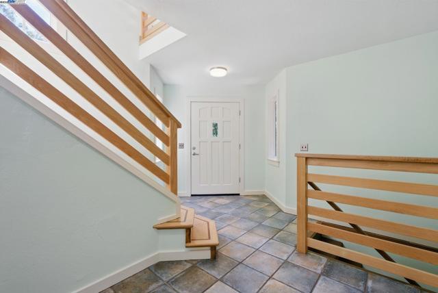 7380 Claremont Ave, Berkeley CA: https://media.crmls.org/mediaz/80c44f34-6d8a-4a50-a9f7-236f2a3eaa23.jpg
