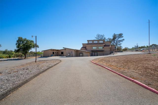 1416 Blue Tent Court,  CA: https://media.crmls.org/mediaz/80c4b33e-dedd-4d0a-87c3-175c03dc4885.jpg