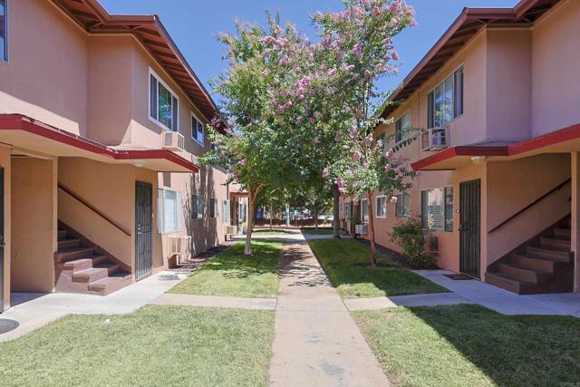 9737 WINTER GARDENS, Lakeside CA: https://media.crmls.org/mediaz/80c4c09a-2340-4af3-9970-bf81c0896451.jpg
