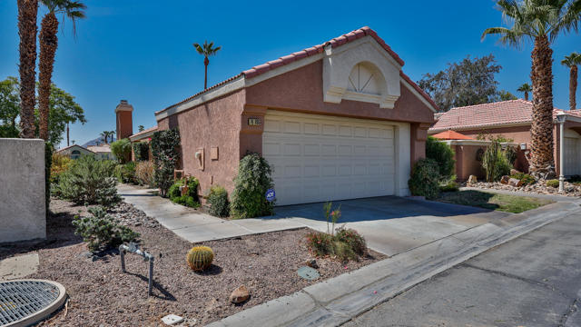 76895 Morocco Road, Palm Desert CA: https://media.crmls.org/mediaz/80c4ed30-cec3-44e5-b3cd-824f6b98755a.jpg